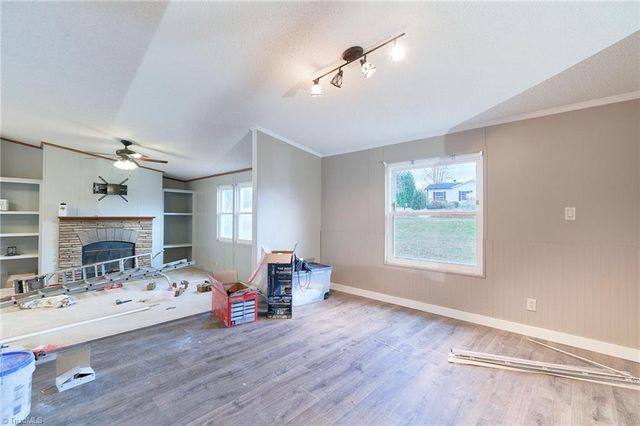 242 Granite Ridge Lane, Winston-salem, NC 27107