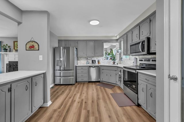 1020 Foxmoor Dr, Clarksville, TN 37042