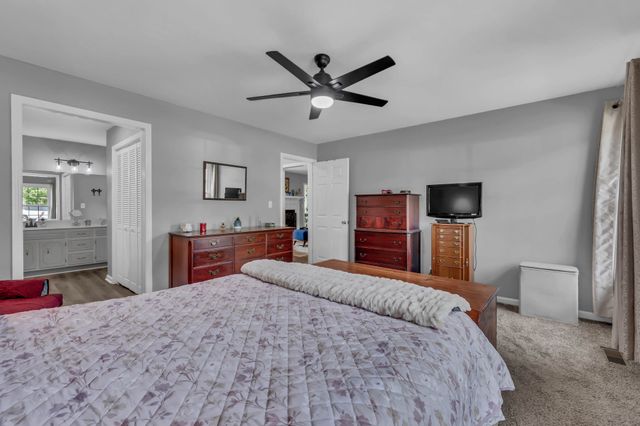 1020 Foxmoor Dr, Clarksville, TN 37042