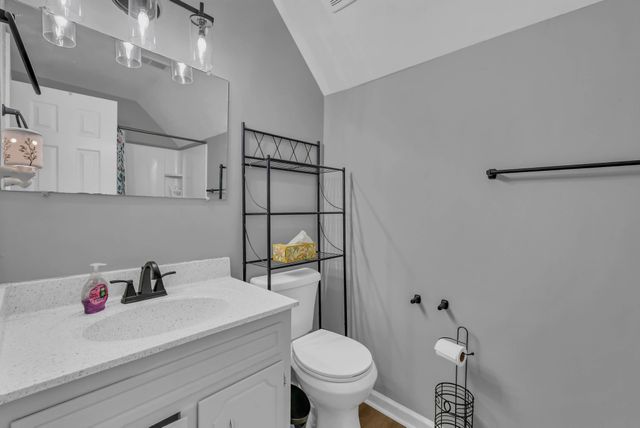 1020 Foxmoor Dr, Clarksville, TN 37042