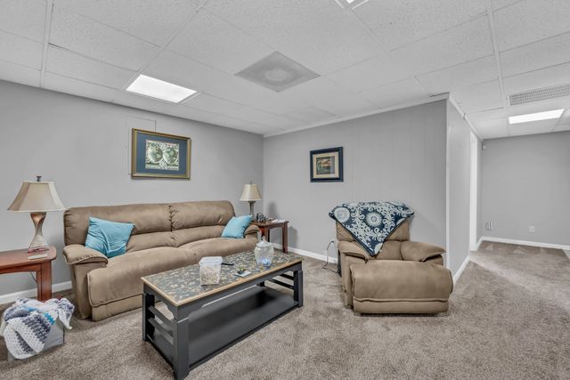 1020 Foxmoor Dr, Clarksville, TN 37042