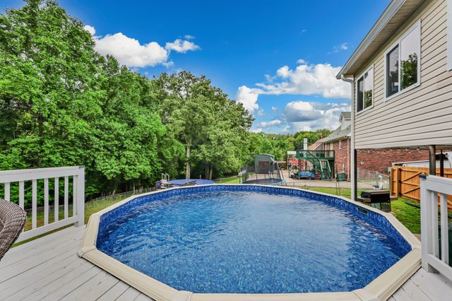 1020 Foxmoor Dr, Clarksville, TN 37042