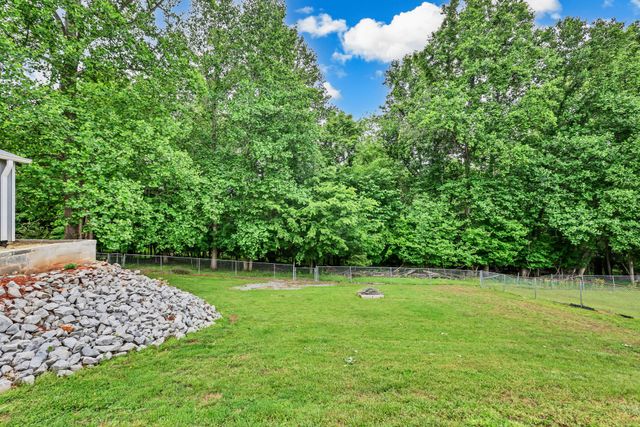 1020 Foxmoor Dr, Clarksville, TN 37042