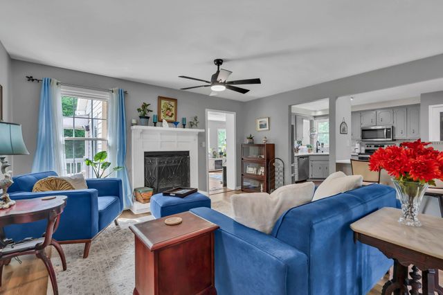 1020 Foxmoor Dr, Clarksville, TN 37042