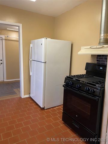 2419 S Olympia Avenue A, Tulsa, OK 74107