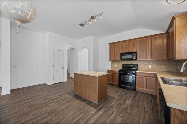 1485 Rainbow Parke DR, Round Rock, TX 78665