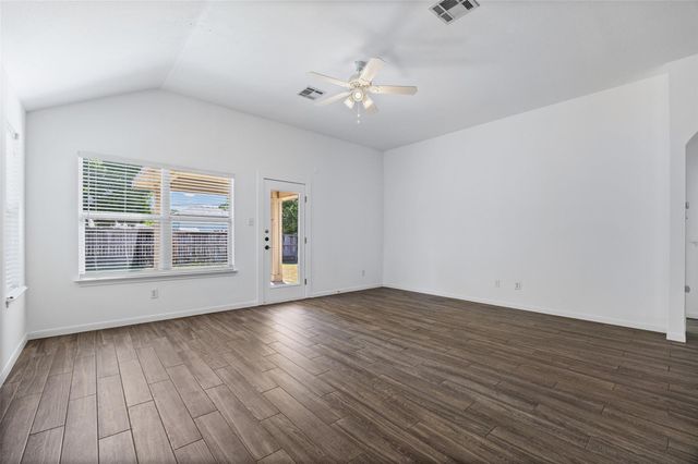 1485 Rainbow Parke DR, Round Rock, TX 78665
