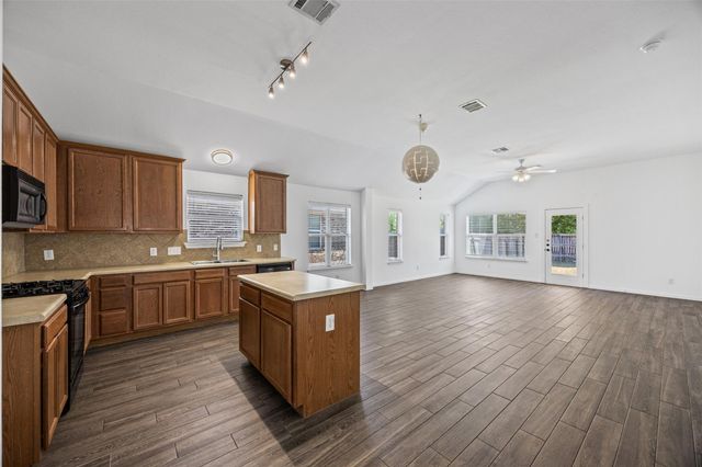 1485 Rainbow Parke DR, Round Rock, TX 78665