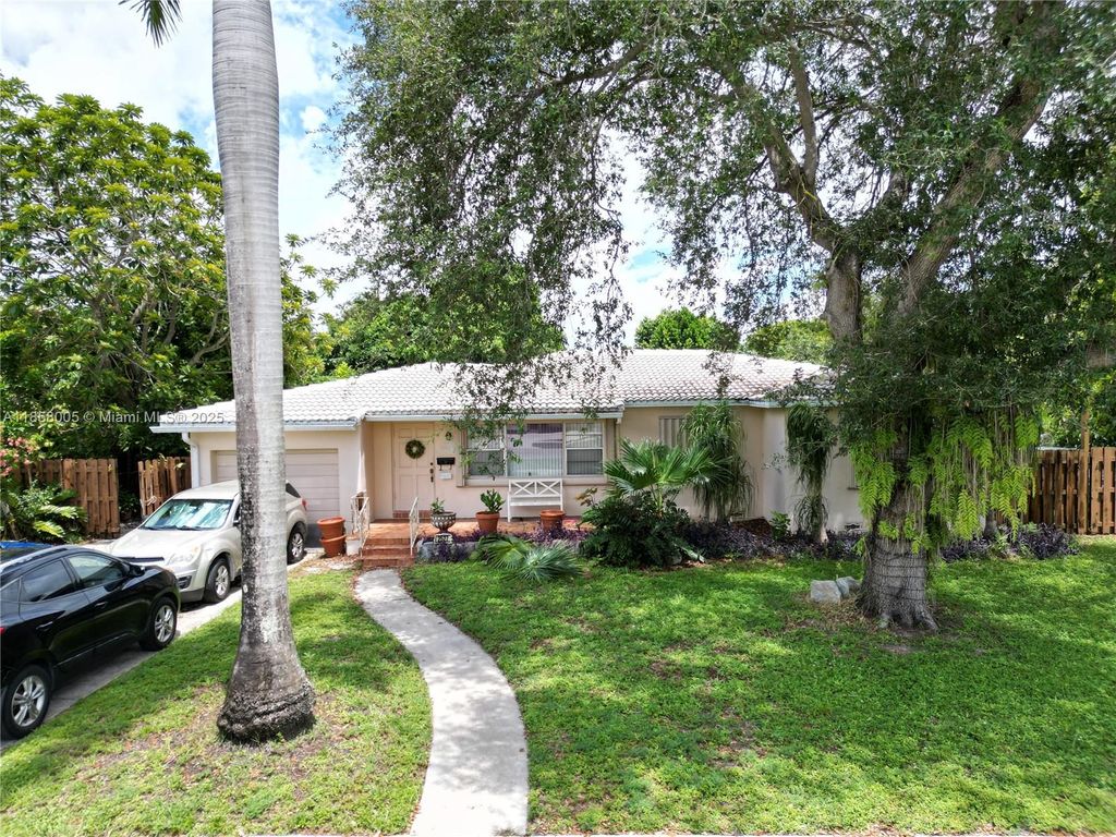 2527 Fillmore St, Hollywood, FL 33020