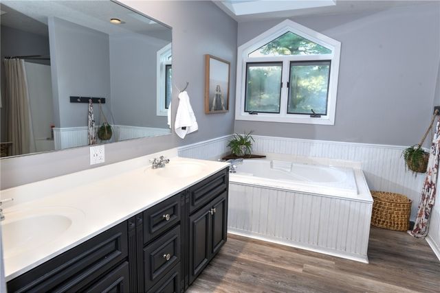 2794 Tower Site Drive NE, Solon, IA 52333