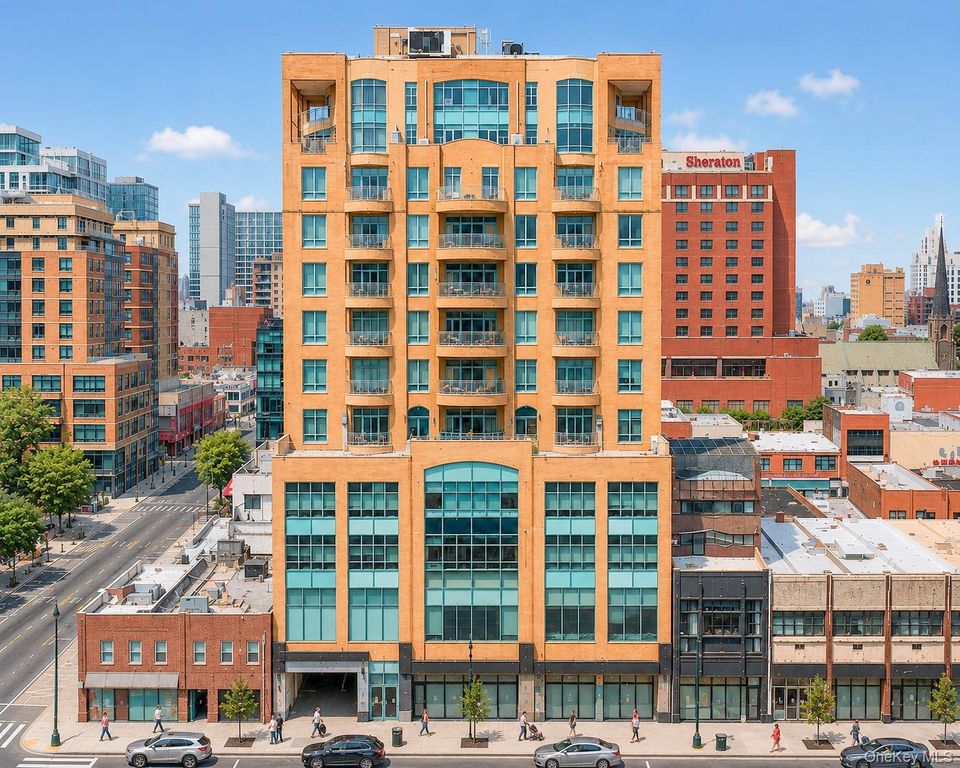 135-07/11 40TH Road, Flushing, NY 11354 — exterior