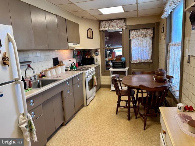 560 S 16TH ST, Reading, PA 19606
