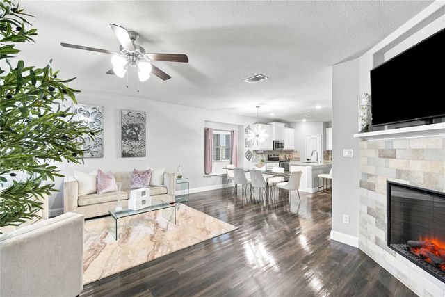 113 Cool Meadows Lane, Red Oak, TX 75154