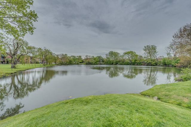 7505 175th Street 122, Tinley Park, IL 60477