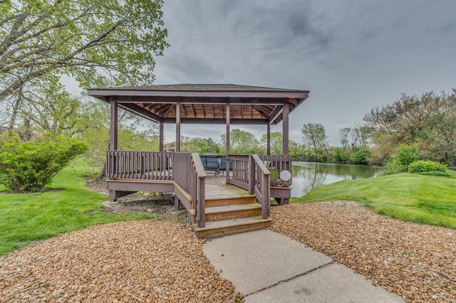 7505 175th Street 122, Tinley Park, IL 60477
