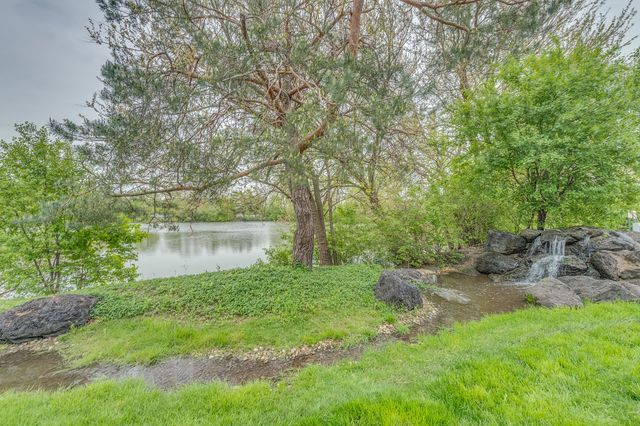 7505 175th Street 122, Tinley Park, IL 60477