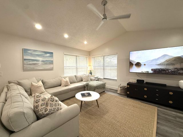 325 Knotty Wood Lane, Wellington, FL 33414