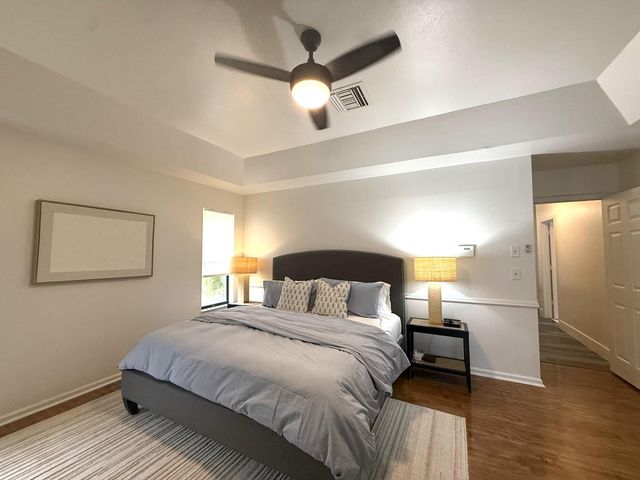 325 Knotty Wood Lane, Wellington, FL 33414