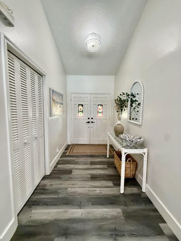 325 Knotty Wood Lane, Wellington, FL 33414