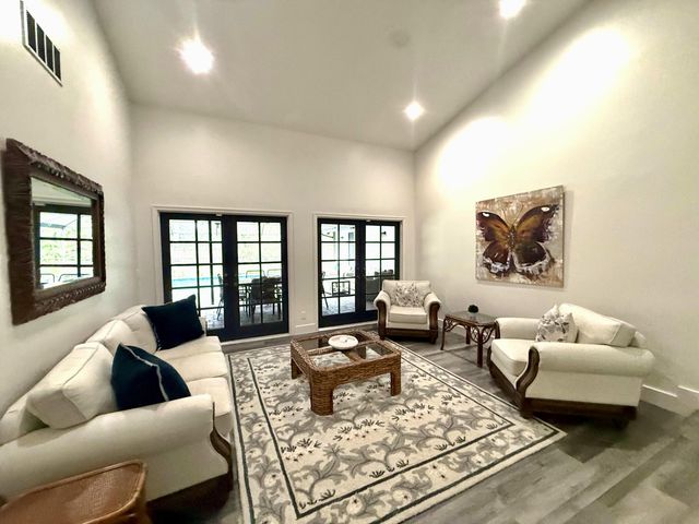 325 Knotty Wood Lane, Wellington, FL 33414
