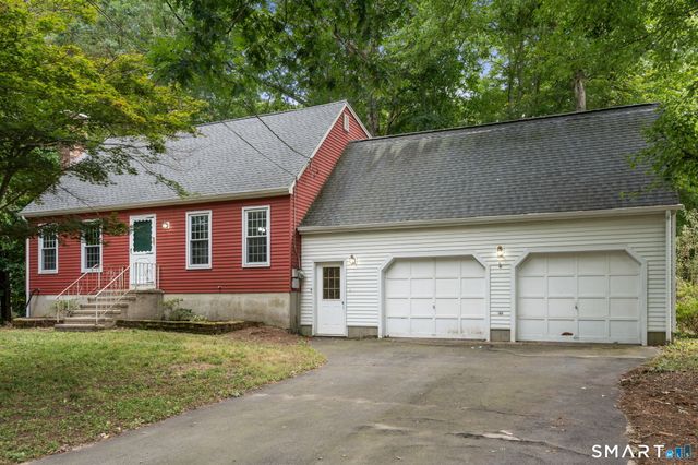 15 Happy Acres Road, Clinton, CT 06413