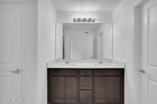 1870 NORMANDY PINES Lane, Jacksonville, FL 32221