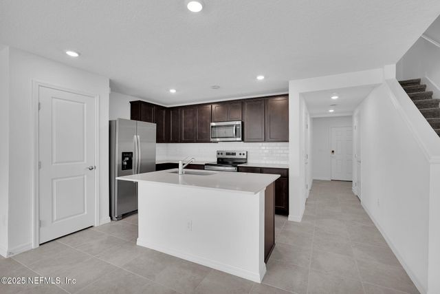 1870 NORMANDY PINES Lane, Jacksonville, FL 32221