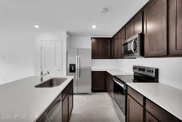 1870 NORMANDY PINES Lane, Jacksonville, FL 32221