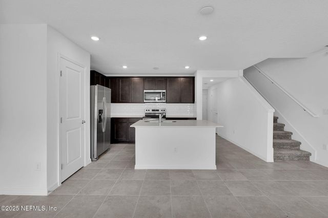 1870 NORMANDY PINES Lane, Jacksonville, FL 32221