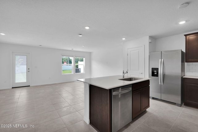 1870 NORMANDY PINES Lane, Jacksonville, FL 32221