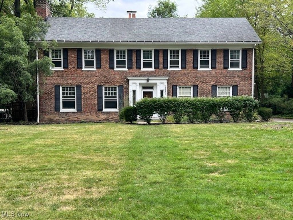 13901 Larchmere Boulevard, Shaker Heights, OH 44120