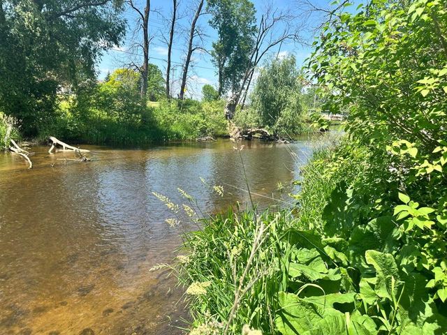 N6282 River Heights DRIVE, Plymouth, WI 53073