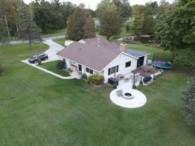 N6282 River Heights DRIVE, Plymouth, WI 53073