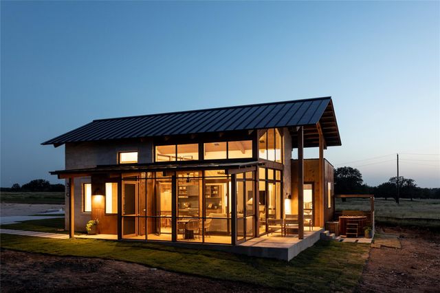 9361 W Us Highway 290 Bluebonnet, Hye, TX 78635