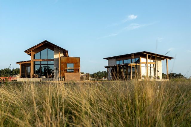 9361 W Us Highway 290 Bluebonnet, Hye, TX 78635