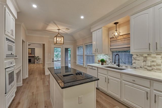 3 Heartleaf Court, The Woodlands, TX 77381