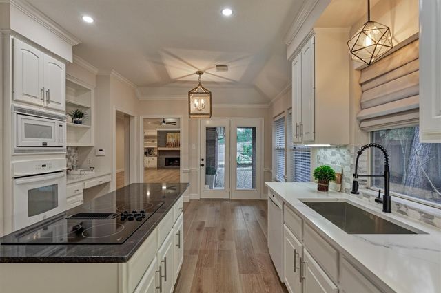 3 Heartleaf Court, The Woodlands, TX 77381