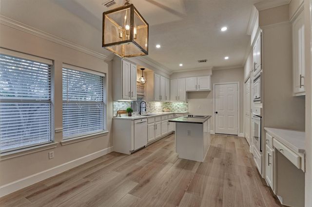 3 Heartleaf Court, The Woodlands, TX 77381