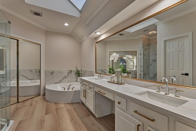 3 Heartleaf Court, The Woodlands, TX 77381