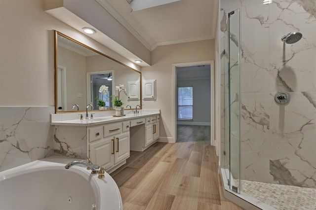 3 Heartleaf Court, The Woodlands, TX 77381