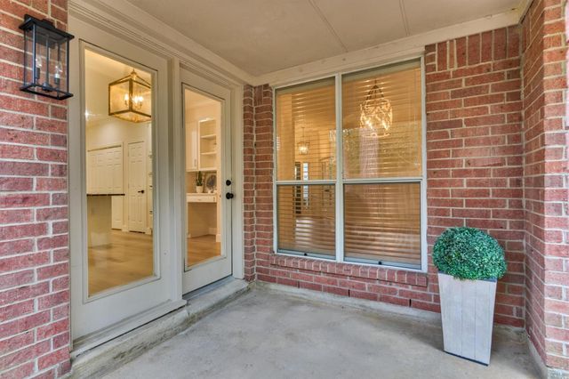 3 Heartleaf Court, The Woodlands, TX 77381