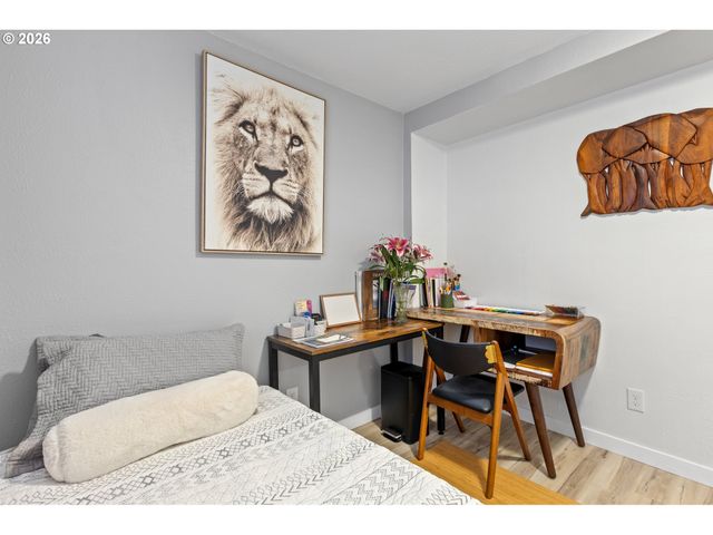 925 Ne CEDAR St, Roseburg, OR 97470