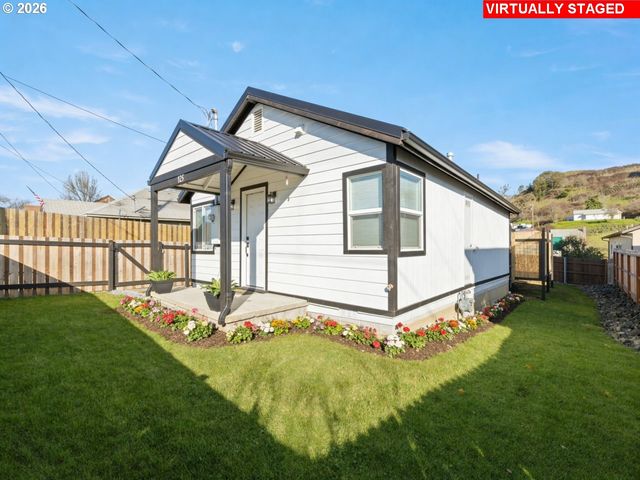 925 Ne CEDAR St, Roseburg, OR 97470