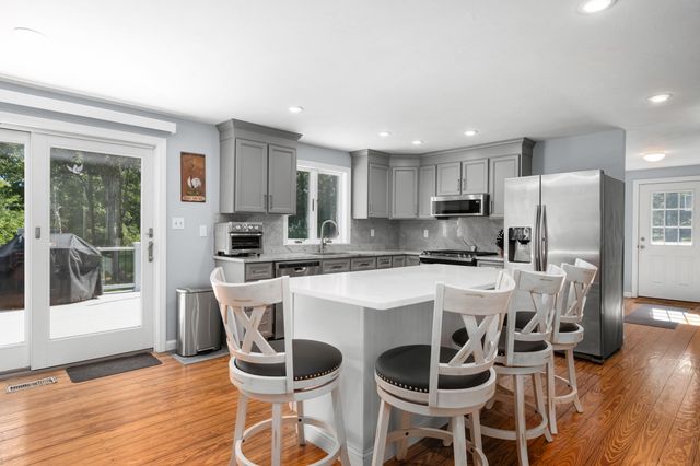47 Blackthorn Path, Forestdale, MA 02644