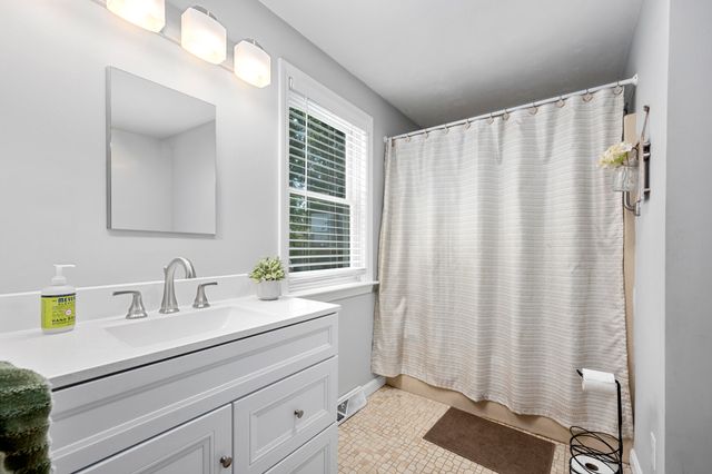 47 Blackthorn Path, Forestdale, MA 02644