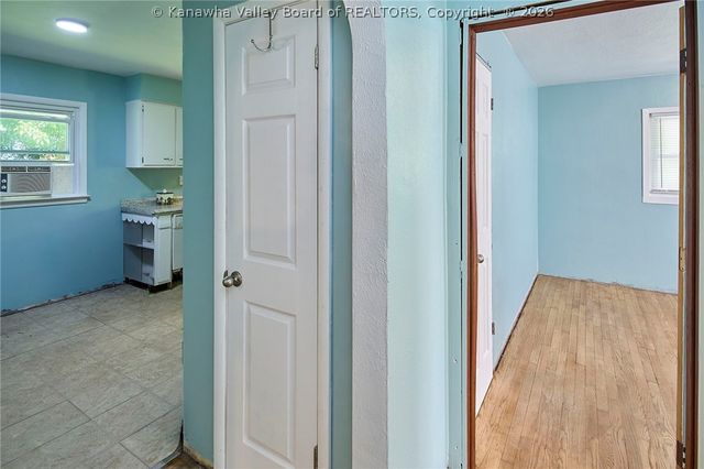 615 Crestlyn Drive, Charleston, WV 25302