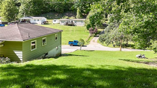 615 Crestlyn Drive, Charleston, WV 25302