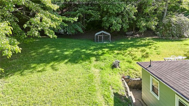 615 Crestlyn Drive, Charleston, WV 25302
