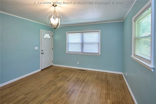 615 Crestlyn Drive, Charleston, WV 25302