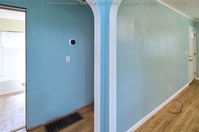 615 Crestlyn Drive, Charleston, WV 25302